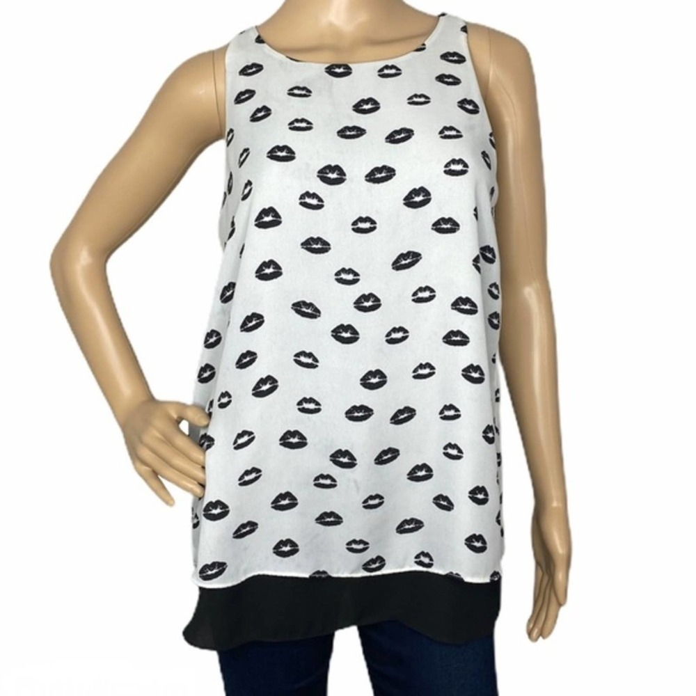Premise Studio Black & White Kiss Print Tank Top Size Small